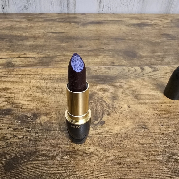 New Jafra Treatment Lipstick - Picture 2 of 10